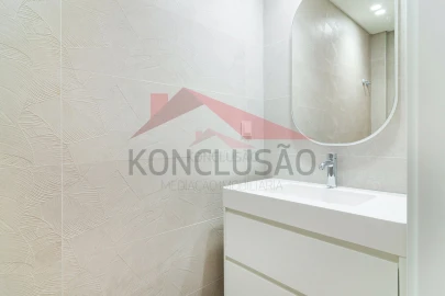 Apartamento T2 para Venda em Santa Iria de Azoia, São João da Talha e Bobadela