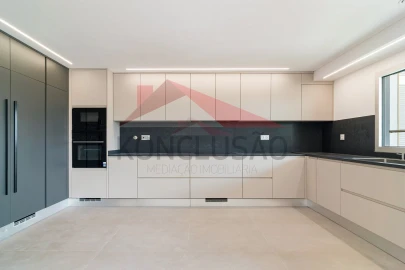 Apartamento T3 para Venda em Santa Iria de Azoia, São João da Talha e Bobadela