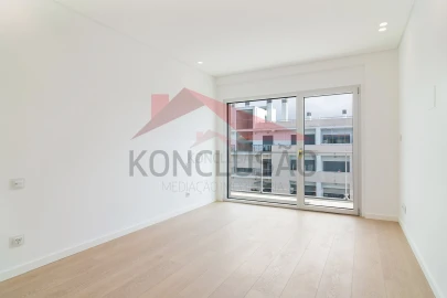 Apartamento T3 para Venda em Santa Iria de Azoia, São João da Talha e Bobadela