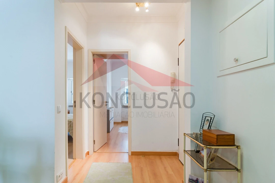 Apartamento T2 para Venda em Benfica Foto 8