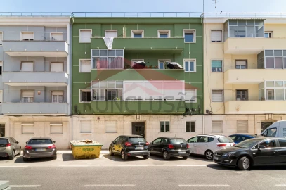 Apartamento T2 para Venda em Benfica