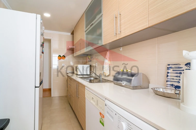 Apartamento T2 para Venda em Benfica Foto 4