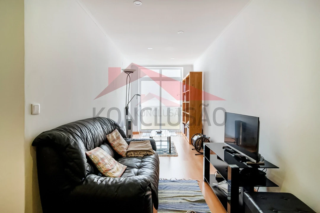 Apartamento T2 para Venda em Benfica Foto 1