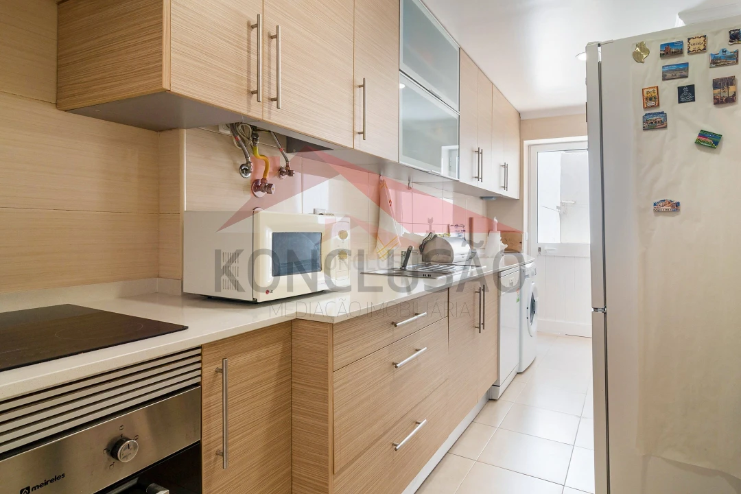 Apartamento T2 para Venda em Benfica Foto 5