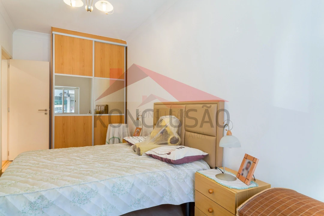 Apartamento T2 para Venda em Benfica Foto 16