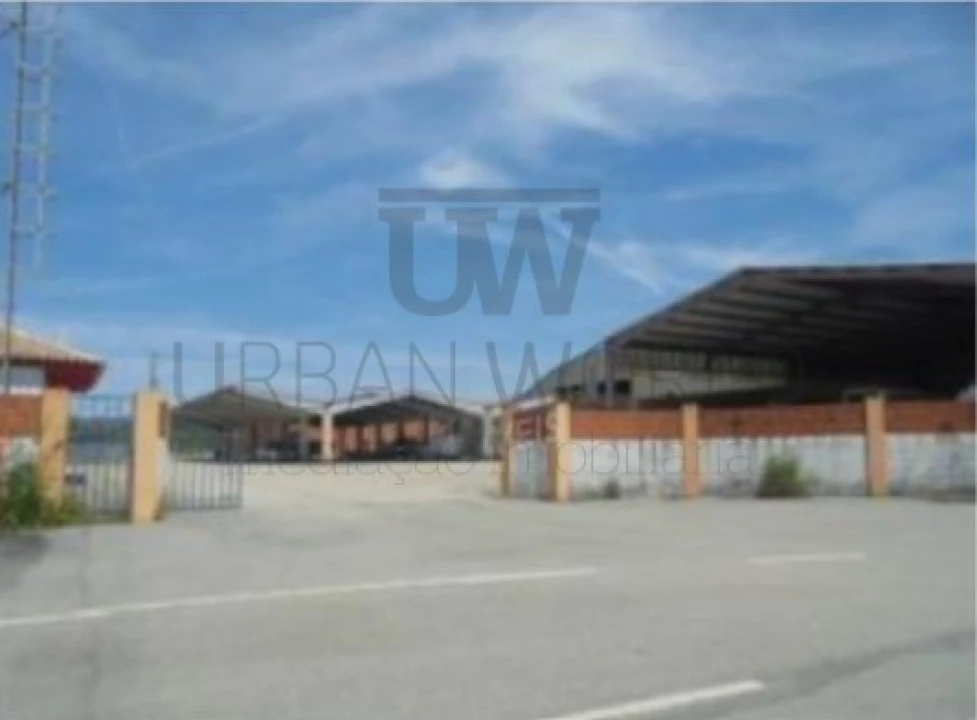 Armazém para Venda em Arganil Foto 1