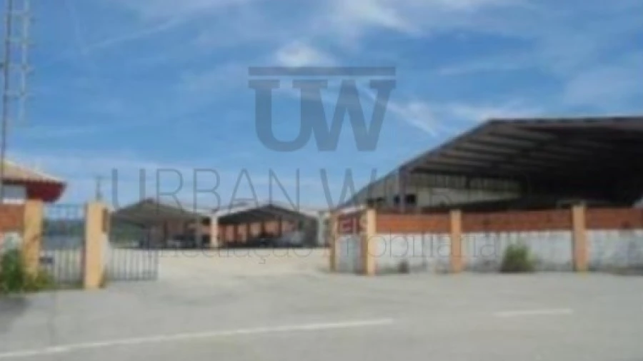 Armazém para Venda em Arganil