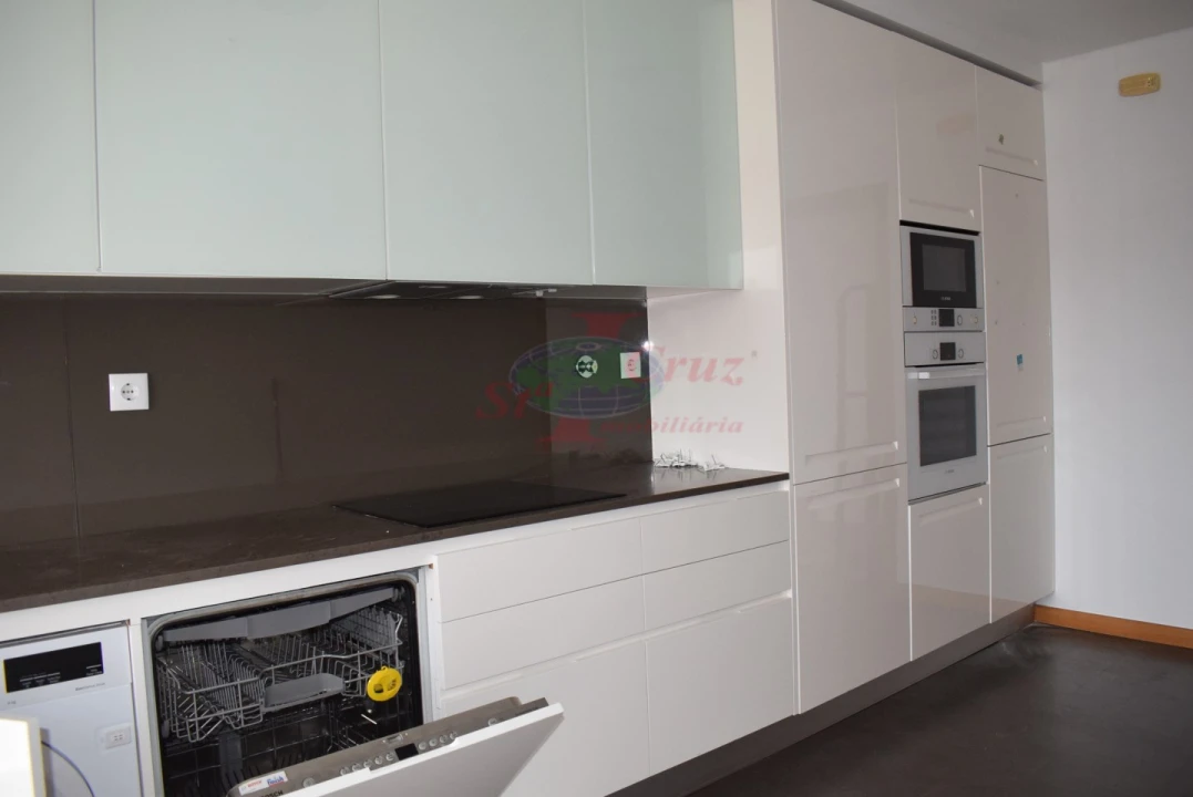 Apartamento T3 para Venda em Santo Antonio dos Olivais Foto 1