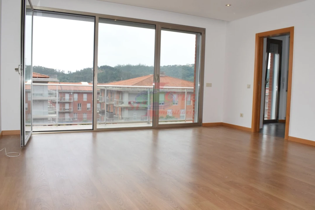 Apartamento T3 para Venda em Santo Antonio dos Olivais Foto 10