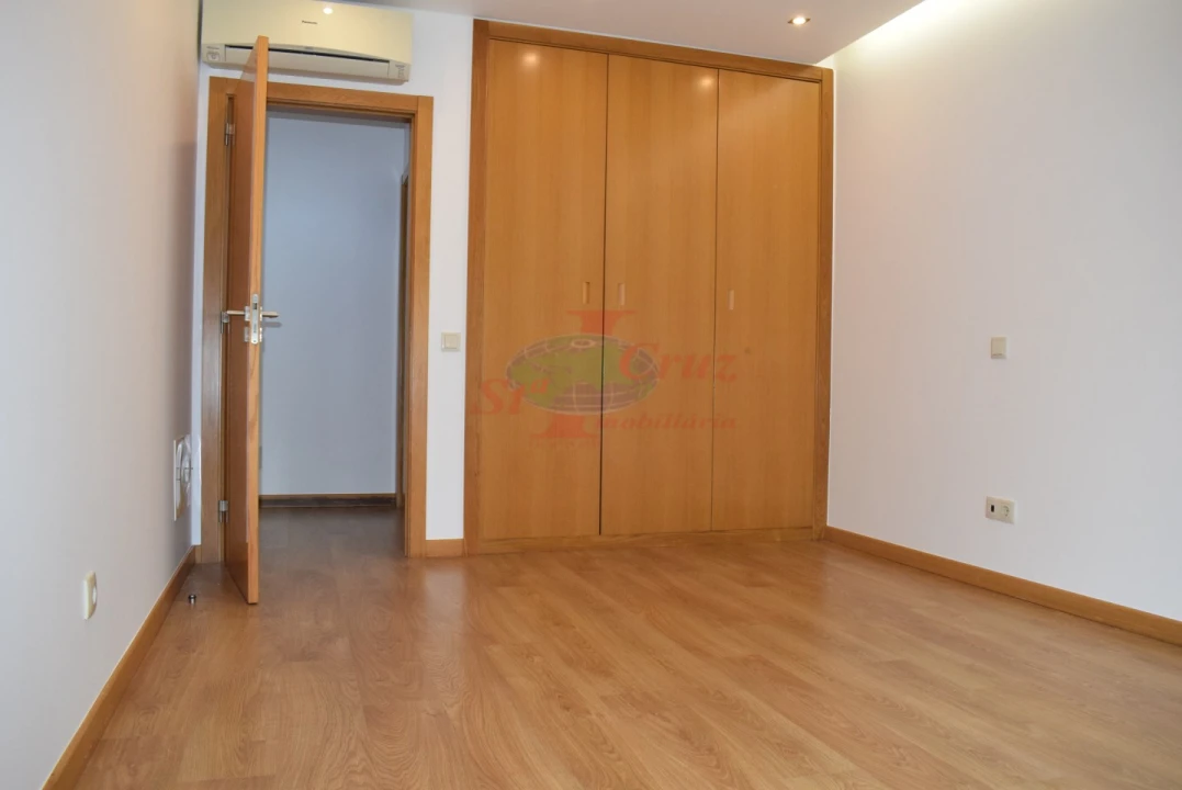 Apartamento T3 para Venda em Santo Antonio dos Olivais Foto 14