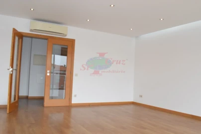Apartamento T3 para Venda em Santo Antonio dos Olivais