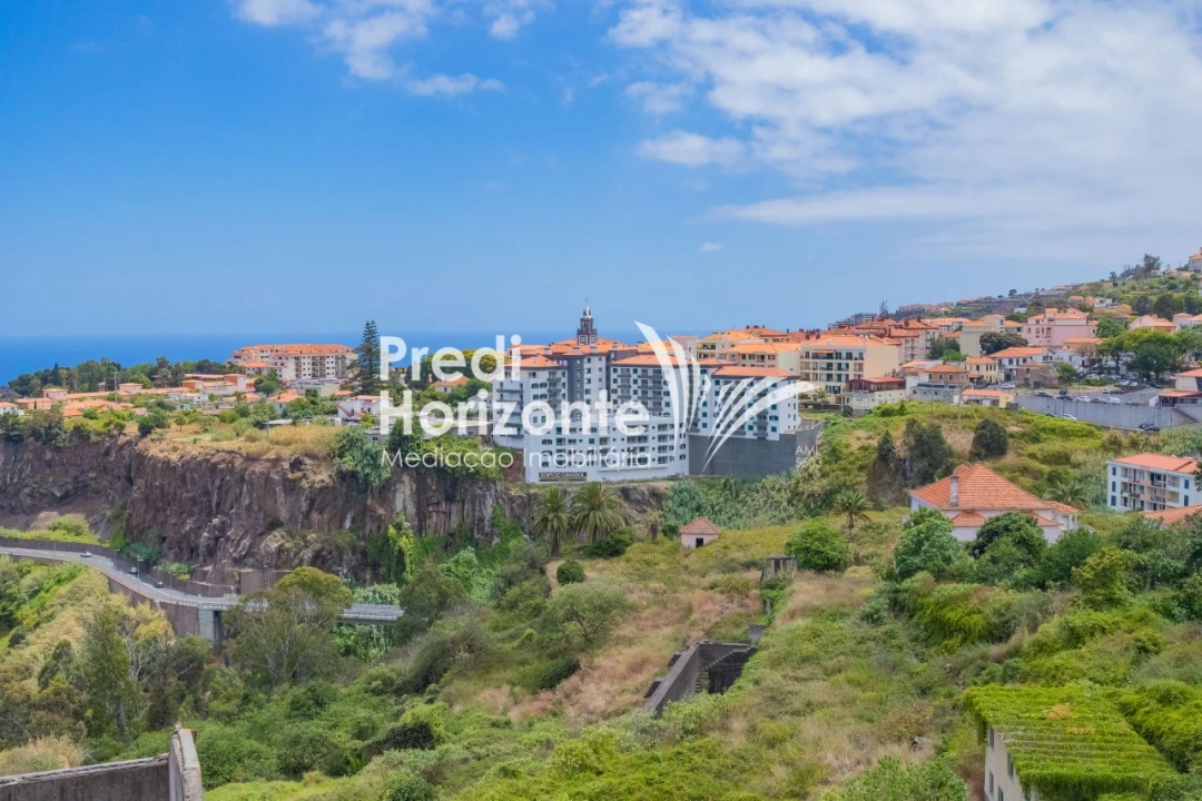 Apartamento T2 para Venda em Caniço Foto 1