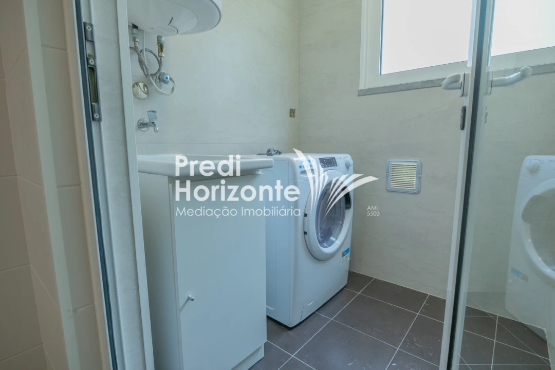 Apartamento T2 para Venda em Caniço Foto 4