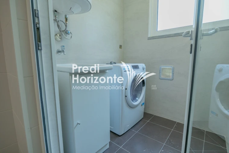 Apartamento T2 para Venda em Caniço Foto 4