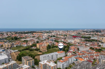Apartamento T4 para Venda em Santa Marinha e São Pedro da Afurada