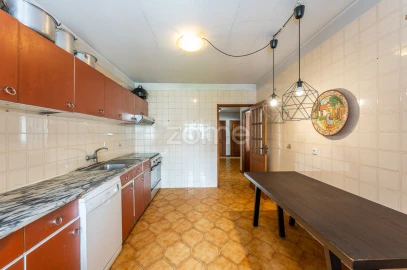 Apartamento T4 para Venda em Santa Marinha e São Pedro da Afurada
