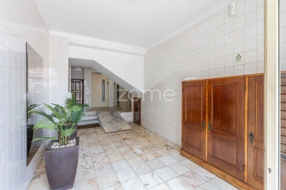 Apartamento T4 para Venda em Santa Marinha e São Pedro da Afurada