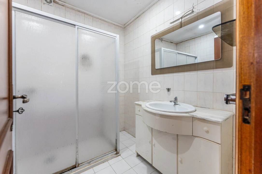 Apartamento T4 para Venda em Santa Marinha e São Pedro da Afurada Foto 7
