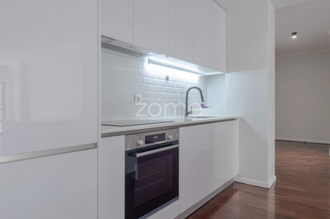Apartamento T2 para Venda em Santa Marinha e São Pedro da Afurada Foto 1
