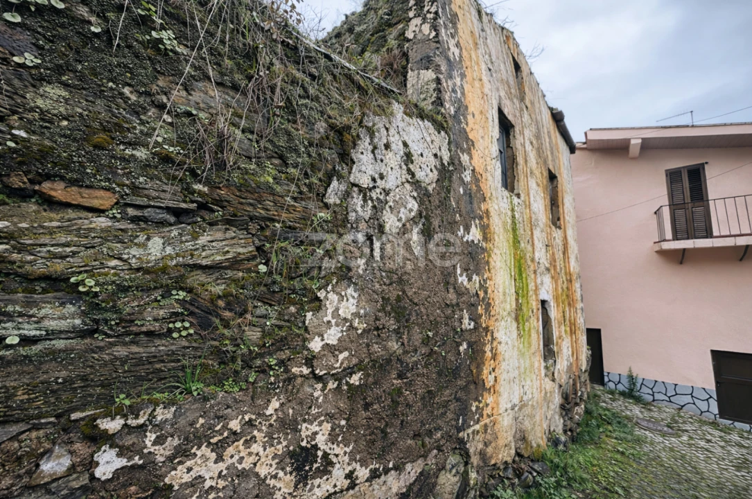 Moradia T5 para Venda em Pampilhosa da Serra Foto 2