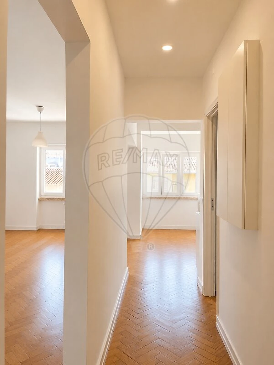 Apartamento T2 para Venda em Penha de França Foto 3