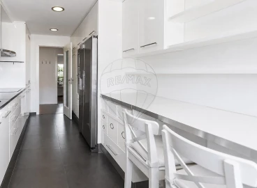 Apartamento T3 para Venda em Oeiras e São Julião da Barra, Paço de Arcos e Caxias