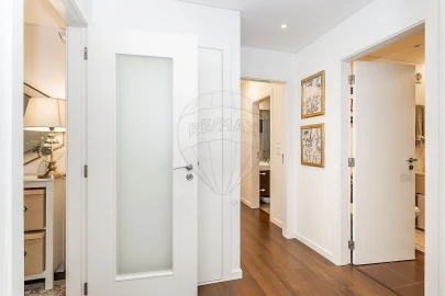 Apartamento T3 para Venda em Oeiras e São Julião da Barra, Paço de Arcos e Caxias