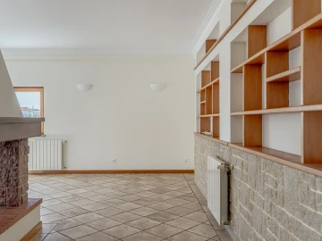Moradia T5 para Venda em Sesimbra (Castelo)