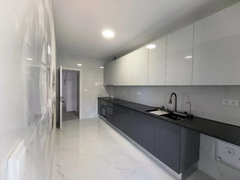 Apartamento T4 para Venda em Seixal, Arrentela e Aldeia de Paio Pires Foto 6