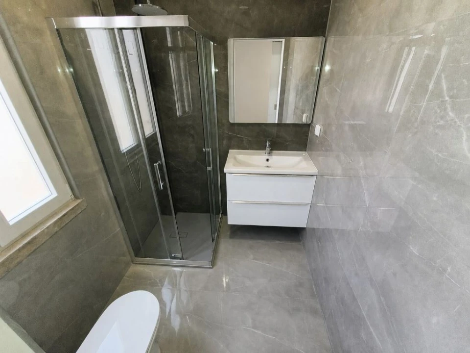 Apartamento T4 para Venda em Seixal, Arrentela e Aldeia de Paio Pires Foto 8