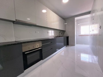 Apartamento T4 para Venda em Seixal, Arrentela e Aldeia de Paio Pires