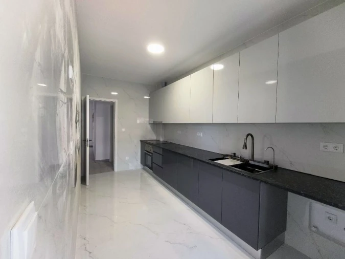 Apartamento T4 para Venda em Seixal, Arrentela e Aldeia de Paio Pires Foto 6