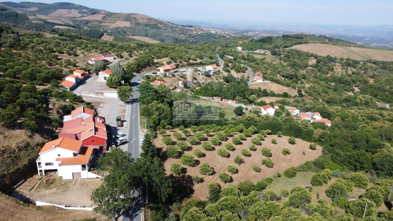 Terreno para Venda em Sambade Foto 8