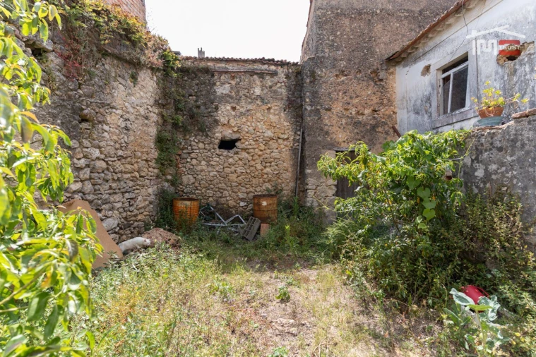 Moradia T2 para Venda em Alburitel Foto 4