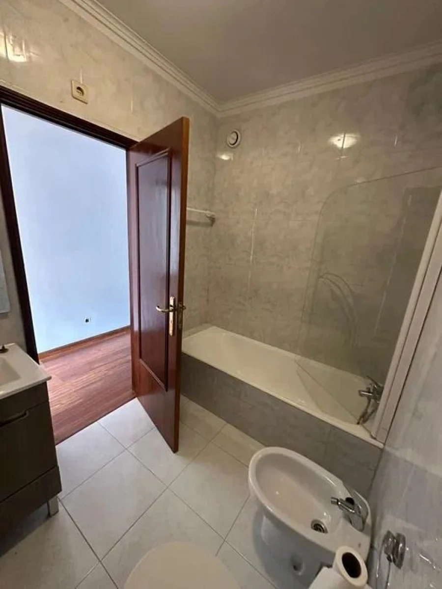 Apartamento T2 para Venda em Oliveira do Douro Foto 7