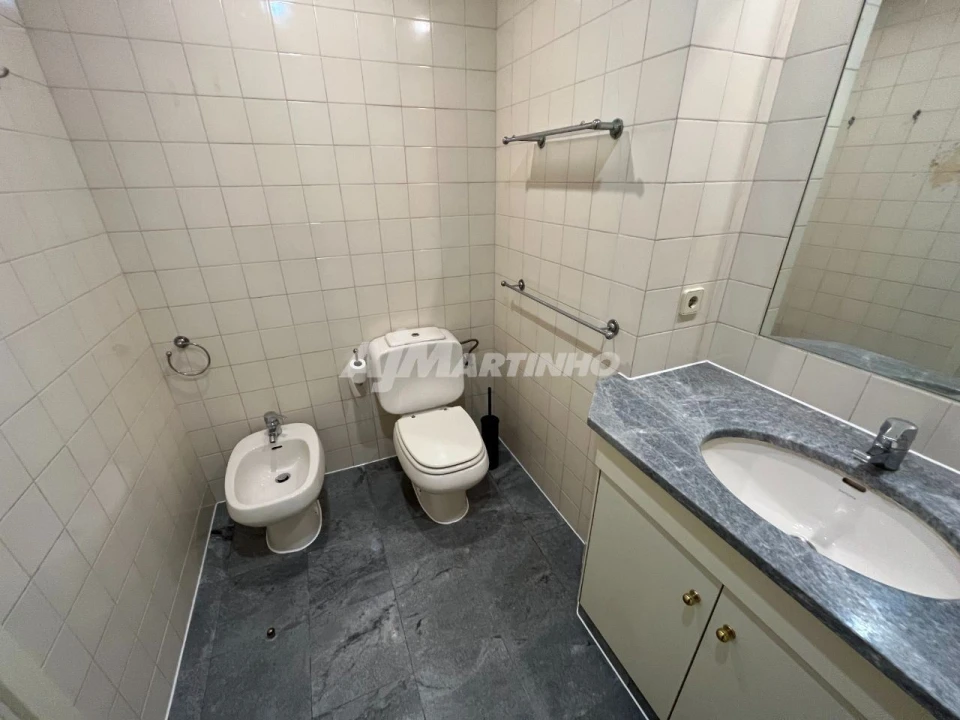 Apartamento T1 para Arrendamento em Ramalde Foto 9