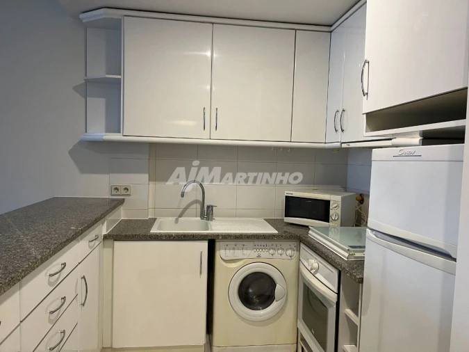 Apartamento T1 para Arrendamento em Ramalde Foto 3