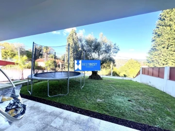 Moradia T4 para Venda em Cruz