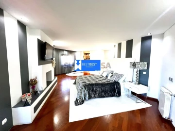Moradia T4 para Venda em Cruz