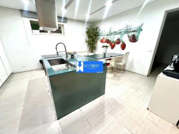 Moradia T4 para Venda em Cruz