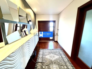 Moradia T4 para Venda em Cruz