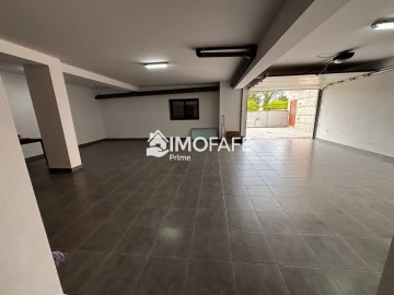 Moradia T5 para Venda em Estorãos