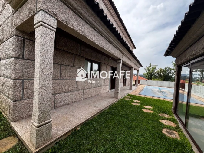 Moradia T5 para Venda em Estorãos Foto 40