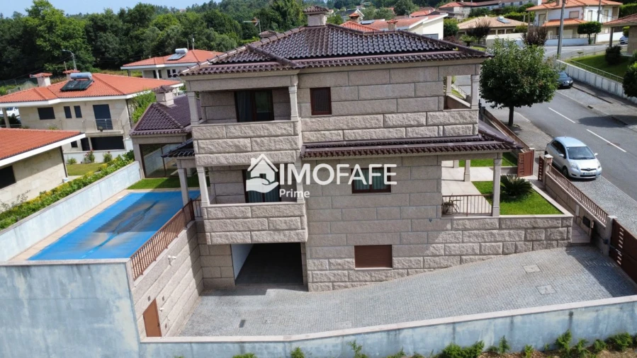 Moradia T5 para Venda em Estorãos Foto 49