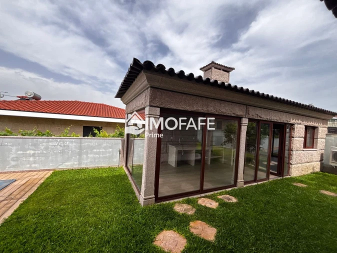 Moradia T5 para Venda em Estorãos Foto 42