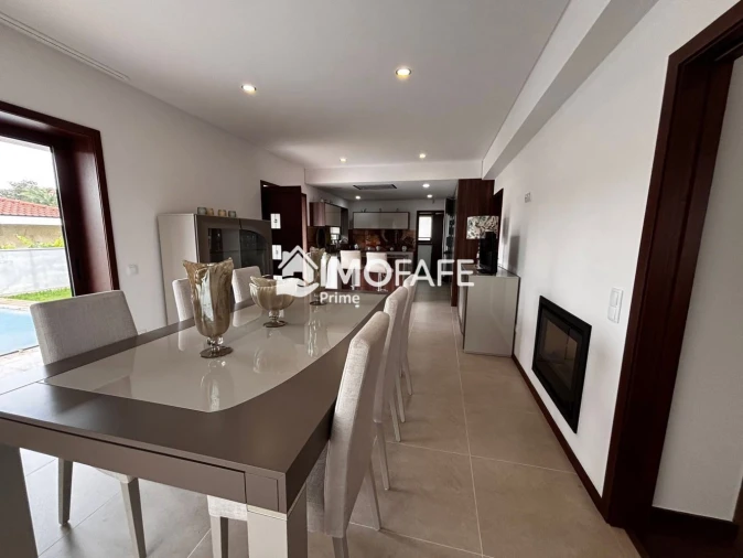 Moradia T5 para Venda em Estorãos Foto 7