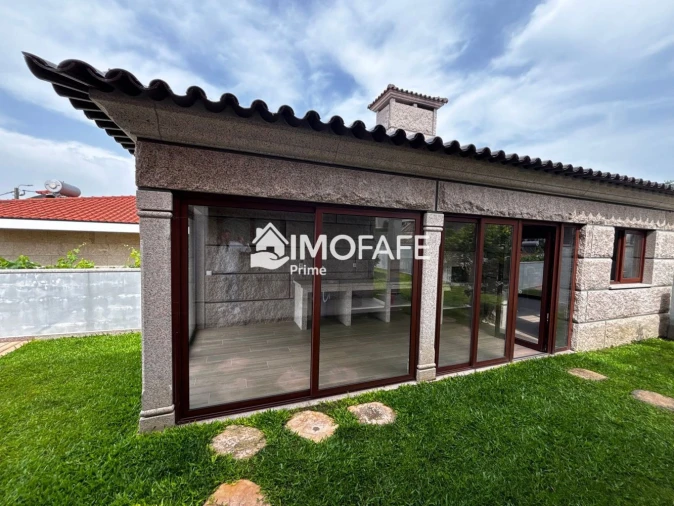 Moradia T5 para Venda em Estorãos Foto 41