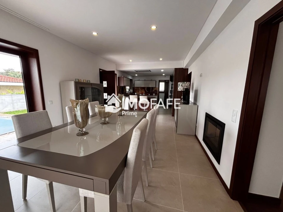 Moradia T5 para Venda em Estorãos Foto 7