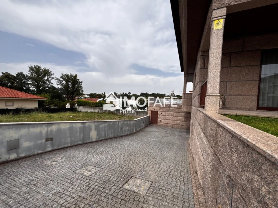 Moradia T5 para Venda em Estorãos Foto 38