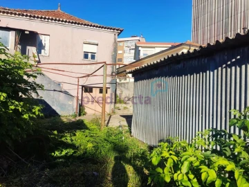 Moradia T3 para Venda em Pedrouços